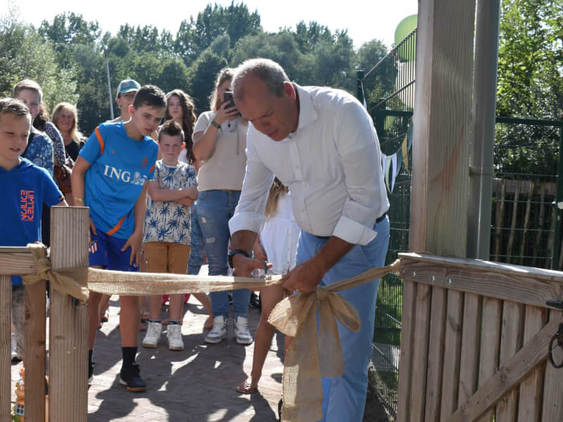 Doorknippen lintje